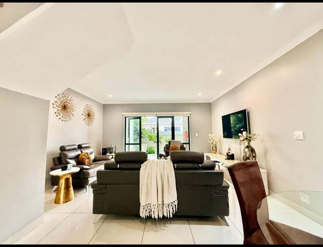 2 BEDROOM DUPLEX FOR SALE IN BRYANSTON EAST